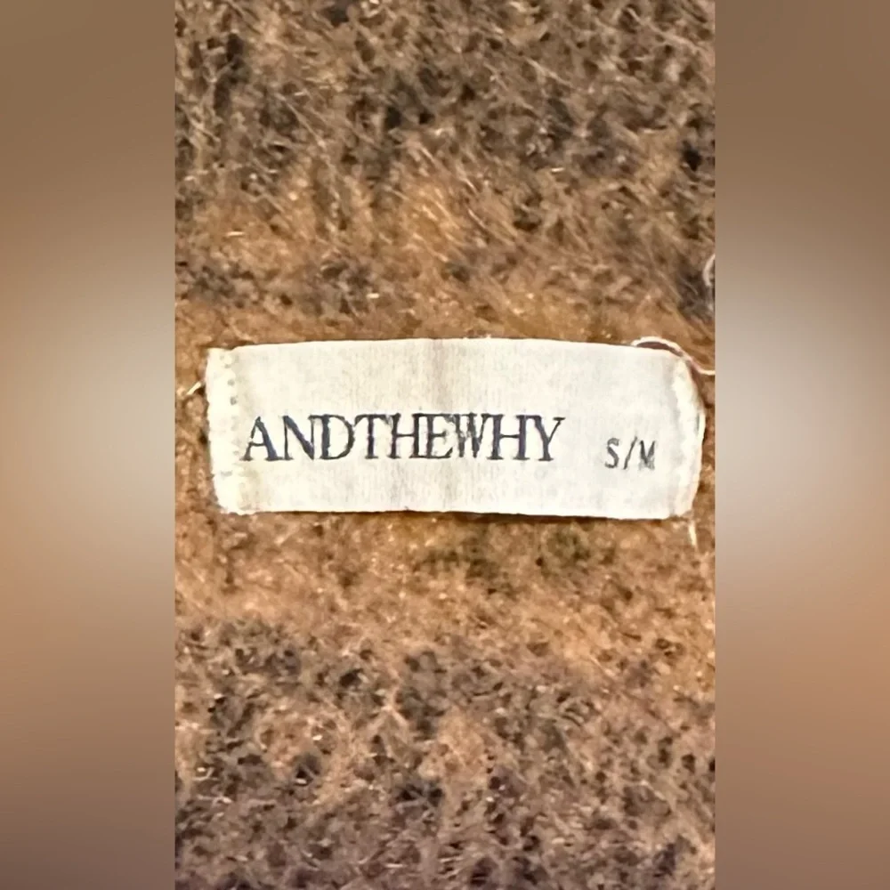 AndTheWhy Women’s Cheetah Print Sweater Size S/M EUC - Picture 3 of 5